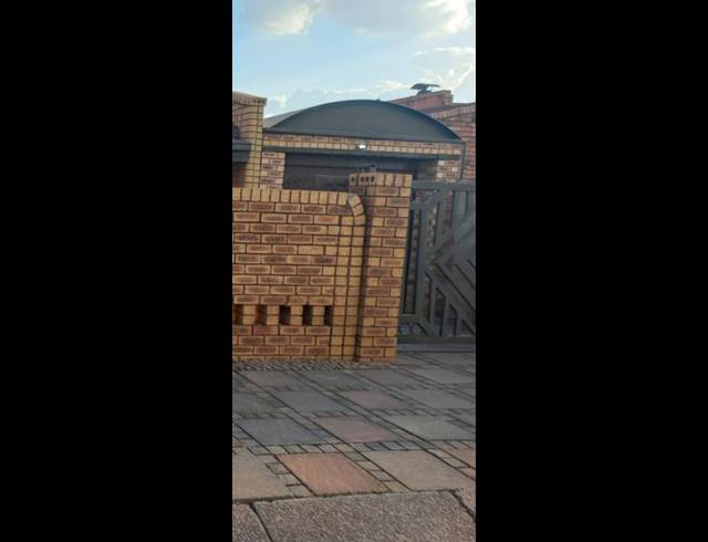 3 BEDROOM HOUSE FOR SALE IN NALEDI EXT 2